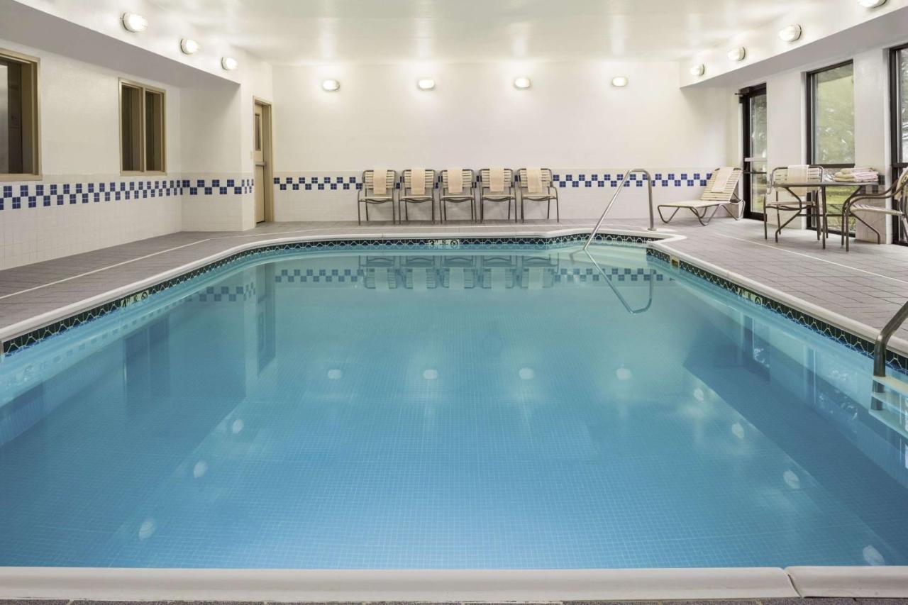 Hampton Inn Findlay Eksteriør billede